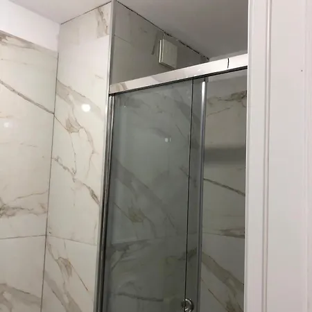 Shkoze,relux Rezidenc Apartament Tirana